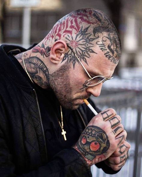 @mar1u3z 🔥🔥 Tattoo On Head For Women, Script Face Tattoo, Head Tattoos For Men, Back Of Head Tattoo, Head Tattoo Men, Bad Face Tattoos, Bald Head Tattoo, Mens Face Tattoos, Head Tattoo Ideas