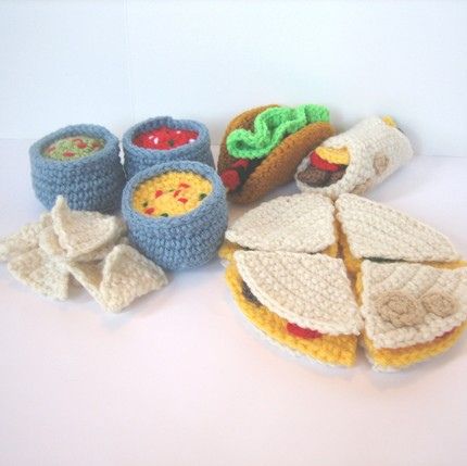 Crocheted Mexican Food by craftyanna, via Flickr Food Crochet Pattern, Play Food Crochet, Food Crochet, Food Patterns, Crochet Food, Crochet Kitchen, Fun Crochet Projects, Play Food, Diy Crochet Projects