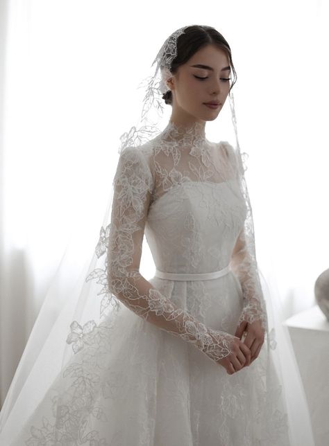 Dress Pengantin, Modest Lace Wedding Dresses, Wedding Dress Sweetheart, Bride Ideas, Dresses Boutique, Elegant White Dress, Dubai Business, Bride Dress Simple, Civil Wedding Dresses