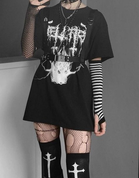 Goticas Aesthetic Outfit, Goticas Aesthetic, Dark Style Clothes, Alt Clothes, Alt Outfits, Vegas Outfit, Dark Outfits, Seductive Clothes, Grunge Goth