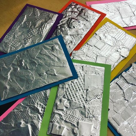 Kindergarten texture collages. So exciting to rub the foil and see them come alive! #texture #kindergarten #art #arted #arteducation… Texture Kindergarten, Laura Gomez, Classe D'art, Kindergarten Art Lessons, Deep Space Sparkle, Kindergarten Art Projects, Art Projects For Teens, Art Projects For Adults, Toddler Art Projects