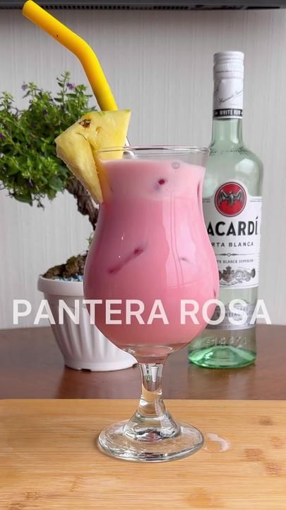 PANTERA ROSA. 60 ml de ron blanco, 60 ... | pantera rosa bebida | TikTok Blue Hawaii, Saint James, Make Your Day, Make Your, Drinks, Quick Saves