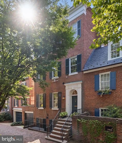 Washington Dc Row Houses, Blair House Washington Dc, Dc Rowhouse Interiors, Washington Dc Brownstone, Dc Aesthetics Washington Dc, Washington Dc Homes, Washington Dc Christmas, Dc Homes, Washington Dc Apartment