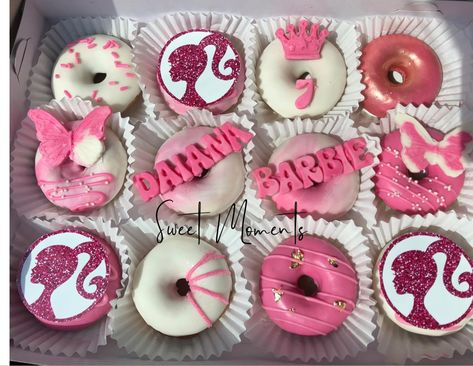 Princess Donuts Ideas, Barbie Doughnut, Mini Donut Decorations, Barbie Donuts Idea, Mini Donuts Decoration, Donut Batter, Donut Decorating Ideas, Rainbow Donut, Disney Princess Gifts