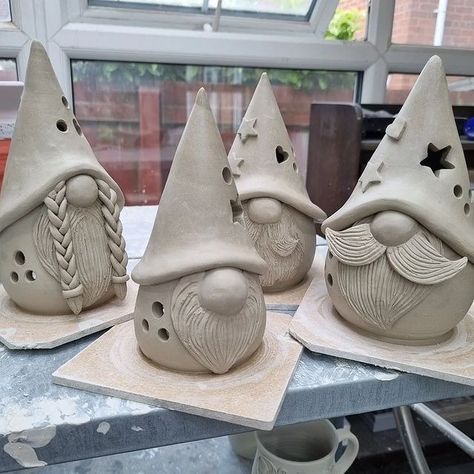 Ceramic.lovers 💙💙 | 🕯🕯❤️❤️🤩👌 These beautiful ceramic gnome tealights from @vivifiedmudceramics Would you like to see the finished versions of the dwarfs you... | Instagram Clay Gnomes, Clay Pinch Pots, Thanks For Following Me, Easy Art For Kids, Pottery Handbuilding, Tag Friends, Ceramic Shop, Functional Pottery, Pottery Crafts