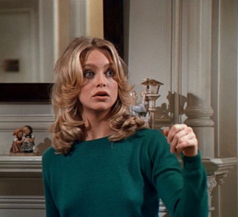 Goldie Hawn Hair, Blonde Celebrities, Foul Play, Goldie Hawn, Chevy Chase, Picture Movie, Shades Of Blonde, It Movie Cast, Paramount Pictures