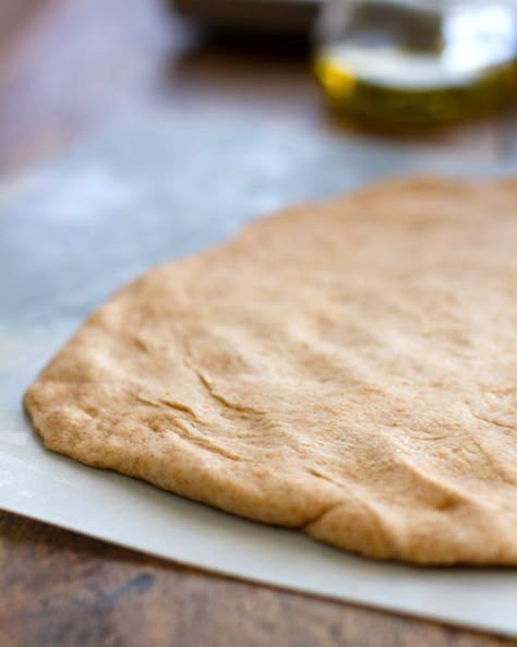 pizza crust-2 Yakimeshi Recipe, Wheat Pizza Dough Recipe, Whole Wheat Pizza Dough, Healthy Pizza Crust, Wheat Pizza Dough, Wheat Pizza, Pastas Recipes, Pizza Roll, Pizza Crusts