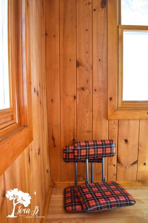 Love vintage camp style decor? Join in the fun of decorating a Northwoods cabin with vintage collections and rustic lake cabin style! From plaid thermoses to beacon blankets, you'll get decorating ideas aplenty! Wood Cabin Interior, Vintage Camp Style Decor, Old Cabin Interior, Old Cabin, Vintage Cabin, Hunting Cabin, Camp Style, Fireplace Hearth, Camping Decor