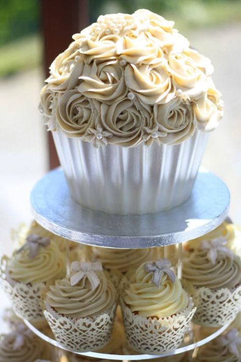 Nothing beats a cupcake, except a GIANT cupcake! ;) Cupcake Wedding Cake, Pillow Knitting, Rose Cakes, Huge Wedding, Giant Cupcake Cakes, Lace Cupcakes, Big Cupcake, Cupcake Wedding, Giant Cupcake