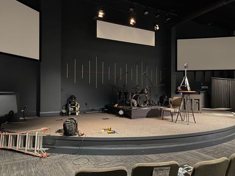 Small Venue Stage Design, Church Lighting Ideas, Stage Set Design Backdrops, Church Backdrop Stage Design, Church Backgrounds Stage Design, Small Church Foyer, Small Church Design, Modern Stage Design, Modern Church Stage Design