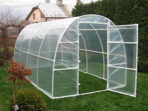 Como Hacer Un Invernadero Casero Con Tubos De PVC - Ideas Verdes Pvc Greenhouse, Diy Garden Landscaping, Diy Greenhouse Plans, Best Greenhouse, Build A Greenhouse, Indoor Greenhouse, Greenhouse Interiors, Home Greenhouse, Backyard Greenhouse