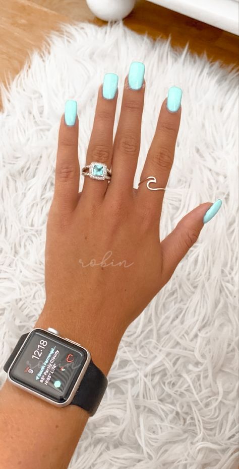 Preppy Nails One Color, 2023 Trendy Nail Colors, Cute Nail Colors For The Beach, Nail Ideas For Jamaica, Short Beach Acrylic Nails, Florida Nail Colors, Nails Idea For Beach, Summer Nails That Make You Look Tan, Nail Ideas Plain Colors Summer