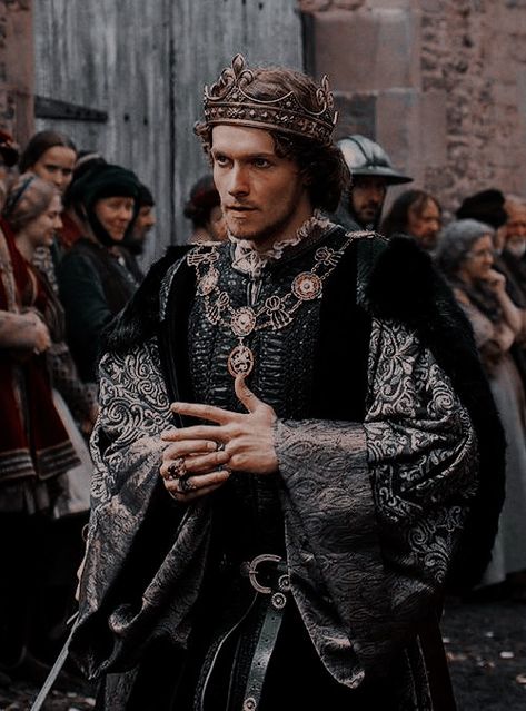 Knight Outfit Aesthetic, King Outfits Royal, Medieval Prince, Men Outfits Aesthetic, Knight Outfit, Prince Clothes, Royal Core, The White Princess, Medieval Aesthetic