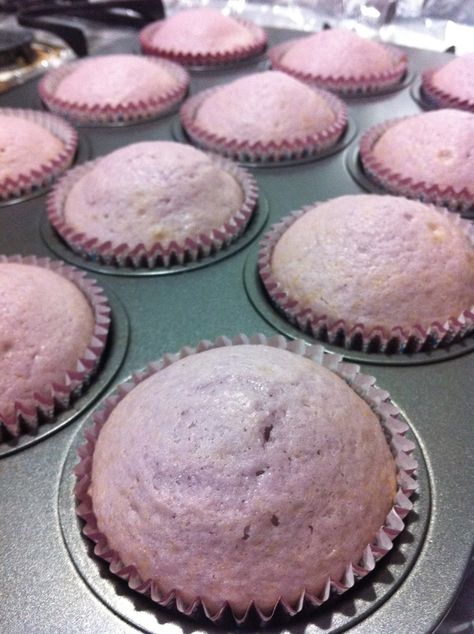 Taro Cupcakes, Taro Cake Recipe, Taro Recipes Desserts, Taro Bread Recipe, Taro Recipes Food, Taro Cake, Taro Recipes, Polynesian Food, Marble Cake Recipes