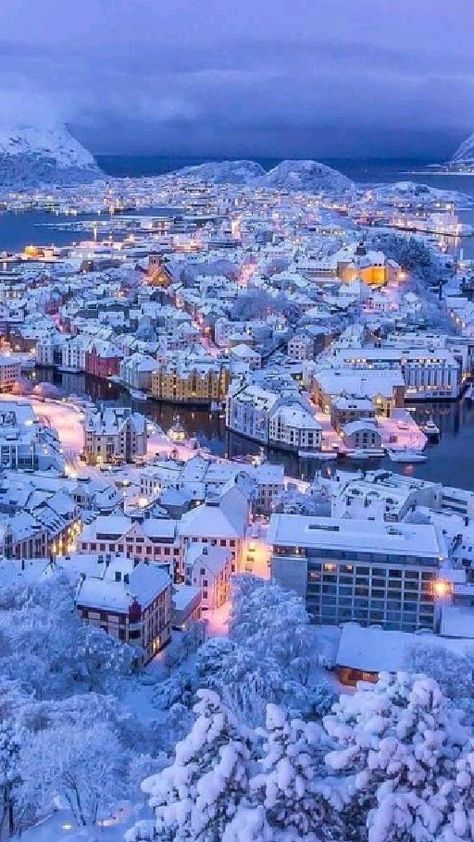 Filmy Vintage, Alesund, Winter Scenery, Dream Travel Destinations, Winter Travel, Beautiful Places To Travel, Beautiful Places To Visit, Places Around The World, Travel Aesthetic