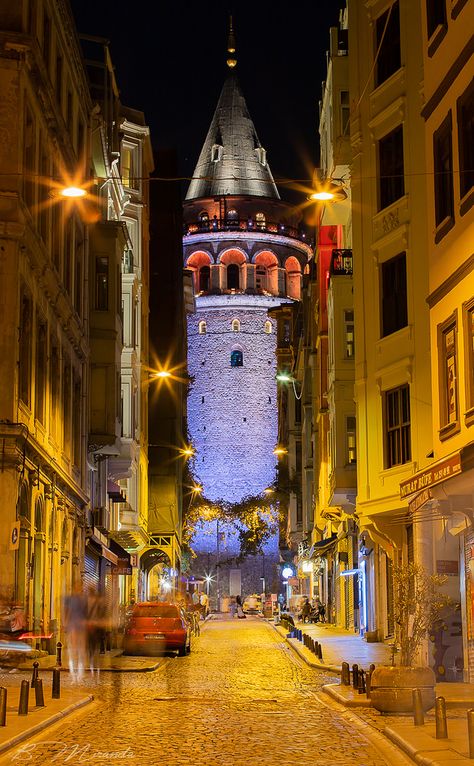 Galata Kulesi | Istanbul, Turkey Istanbul Wallpaper, Hotels In Istanbul, Istanbul Turkey Photography, Istanbul Photography, Arizona Vacation, Hong Kong Hotels, Boat Wallpaper, Surfing Pictures, Venice Travel