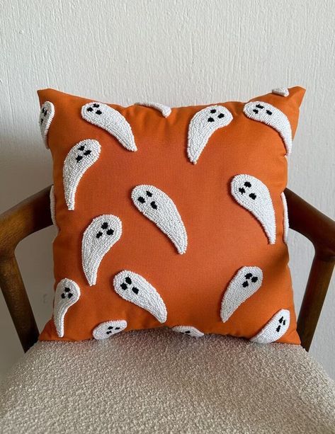 Spooky Halloween Punch, Punch Halloween, Tufted Pillows, Embroidered Halloween, Halloween Punch, Halloween Pillows Covers, Halloween Ghost Decorations, Moon Pillow, Halloween Throw Pillow