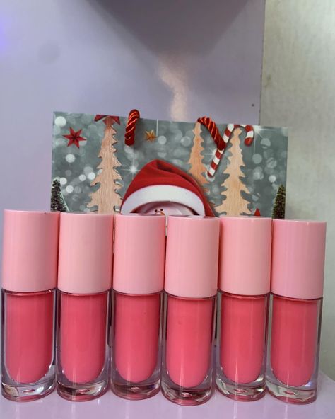 Lip Gloss Packaging, Lipgloss Packaging Ideas, Body Oil Packaging, Lip Gloss Homemade, Paper Bag Design, Lip Cosmetics, Small Business Packaging Ideas, Lip Gloss Collection, Body Hygiene