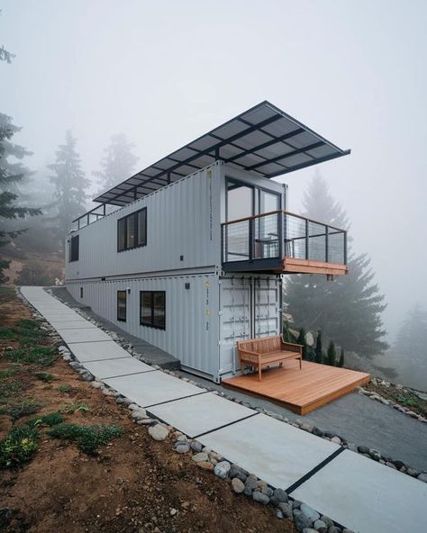 Cargo Container House, Sun House, Cabin Tiny House, Container Ideas, Tiny House Loft, Container Buildings, Cargo Container, Unusual Buildings, Small House Floor Plans