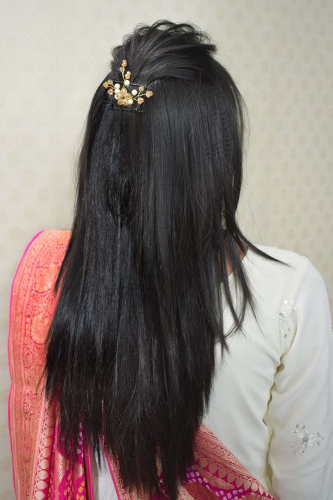 Hear Stail, Hair Style On Saree, Braid Videos, Long Indian Hair, Bridal Mehendi Designs Hands, Long Silky Hair, Bridal Mehendi, Front Hair, Korean Hair