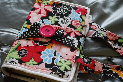 Bible Cases, Bible Bag, Bible Cover, Sewing Purses, Bible Covers, Monkey Business, Fabric Book, Easy Sewing Projects, Fabric Projects