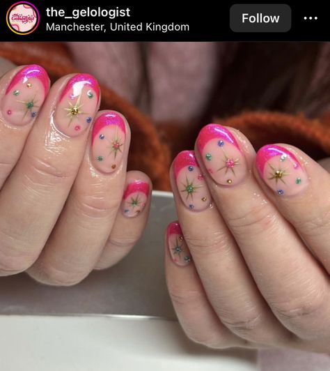 Manchester Northern Quarter, Short Pink Nails, Trendy Manicure, December Nails, Retro Nails, Hard Nails, Vintage Nails, Really Cute Nails, Instagram Christmas