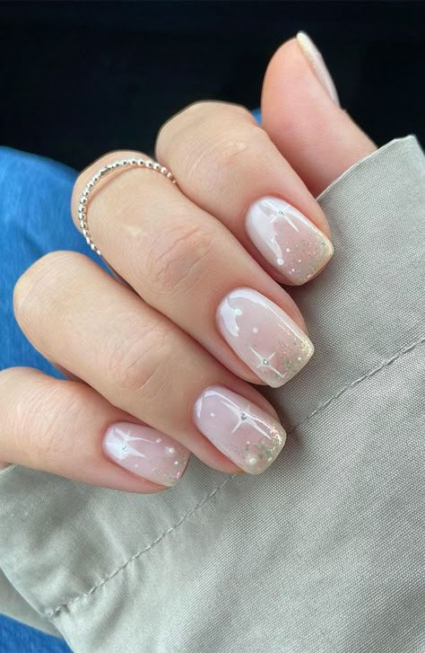 Square Nails Ideas, Nails New Year, Christmas Nails Art, Nails Basic, White And Green Nails, Nails Inspo Aesthetic, Famous Nails, Winter Nails Ideas, Sheer Nails