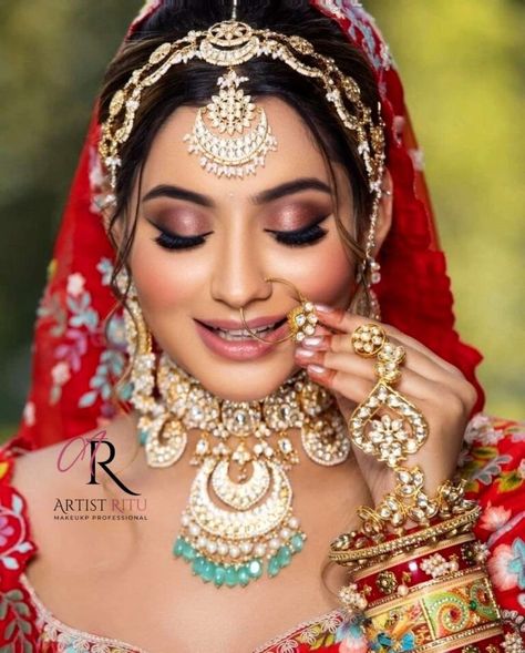 Best Makeup Artists in Jaipur- The Ultimate Guide - SetMyWed Mata Patti Bridal, Nude Bridal Makeup, Model Expressions, Shadi Makeup, Bridal Makeup Pictures, Class Makeup, Latest Bridal Makeup, Necklace Women Gold, Women Gold Chain