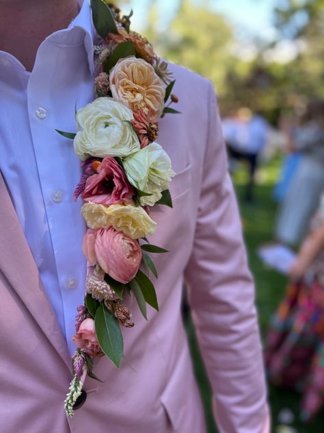 Lapel Corsage, Lapel Flower Wedding, Flower Lapel, Lapel Flower, Fresh Flower, Flower Wedding, Image Types, Spring Wedding, Fresh Flowers