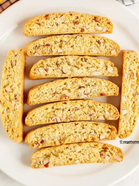 Eggless Biscotti, Orange Almond Biscotti, Biscotti Recipes, Cookies Eggless, Italian Biscuits, Eggless Cookies, Italian Diet, Eggless Recipes, Almond Biscotti