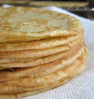 Banana Tapioca Crepes #paleo Tapioca Crepes, Crêpe Recipe, Banana Crepes, Julia Child Recipes, Savory Crepes, Crepe Recipes, Paleo Snacks, Paleo Breakfast, Pancakes And Waffles