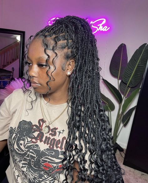 Protective Hairstyles Braids, Fits Inspo, Hairstyles Braids, Locs Hairstyles, Protective Hairstyles, Pretty Hairstyles, Locs, Fitness Inspo, Hair Inspo