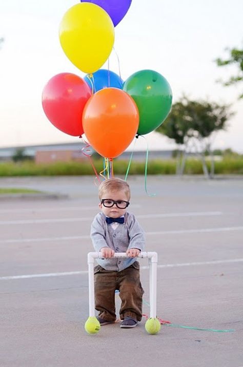 Up Baby: http://www.stylemepretty.com/living/2015/10/15/adorable-diy-baby-costumes/ Old Man From Up, Disfraz Up, Pinterest Fail, Up Halloween Costumes, Baby Kostüm, Halloween Fest, Up Costumes, Toddler Costumes, Fantasias Halloween