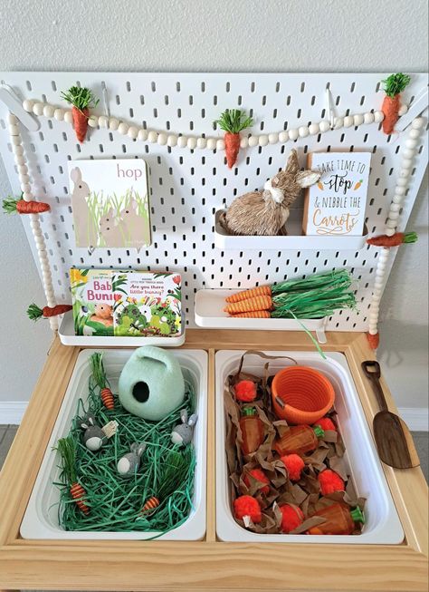 Sensory Table Ideas, Baby Sensory Classes, Flisat Table, Sensory Play Toddlers, Toddler Sensory Bins, Ikea Flisat, Easy Toddler Activities, Art Activities For Toddlers, Baby Sensory Play