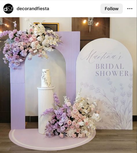 Lavender Bridal Shower Backdrop, Purple Bridal Shower Backdrop, Purple Floral Backdrop, Bridal Shower Lilac Decor, Lavender Backdrop Ideas, Bridgerton Backdrop Ideas, Purple Floral Baby Shower Ideas, Bridal Shower Purple Theme, Arch Backdrop With Flowers