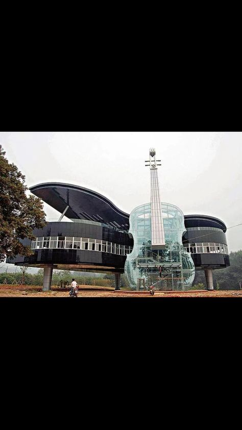 Beautiful Piano House, Crazy Houses, Unusual Buildings, Unusual Homes, Interesting Buildings, Amazing Buildings, Unique Buildings, Unique Houses, Unique Architecture