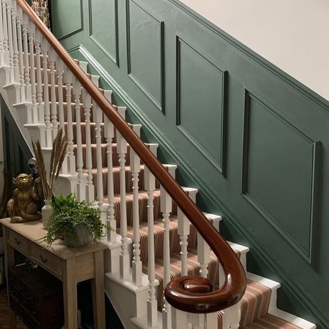 Dark Green Panelling, Green Floor Paint, Green Statement Wall, Dark Green Hallway, Inspiration Hall, Deep Sage Green, Stairs And Hallway Ideas, Hallway Panelling, Interior Paint Finishes