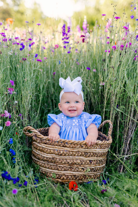 Texas Wildflower family sessions in North Texas in the spring by Brittany Partain Photography Wildflower Baby Photo Shoot, Baby Flower Photoshoot, Wildflower First Birthday Photoshoot, Toddler Photography Ideas, Sage Birthday, Wildflower Photoshoot, Flower Garden Pictures, Toddler Pictures, Milestone Photography