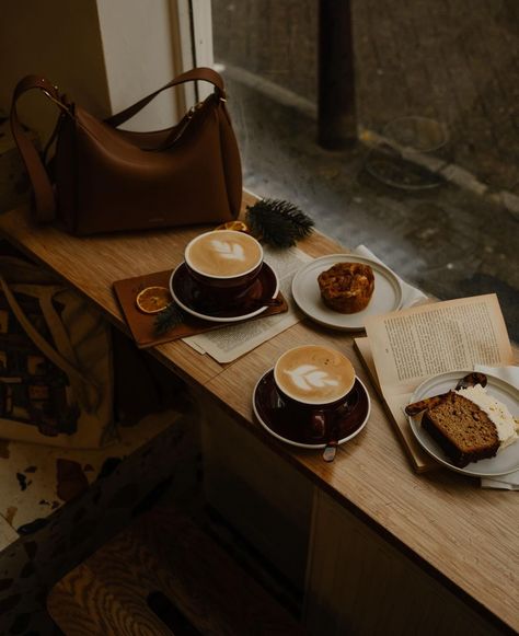 Dark Academia Food, Dark Academia Coffee, Autumn Dark Academia, Dark Academia Autumn, Autumn Dark, Dark Academia Aesthetic, Coffee Date, Mood Board Design, Academia Aesthetic