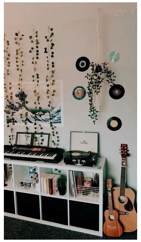 Bedroom Inspirations Blue, Teenage Bedroom Ideas, Teen Bedroom Inspiration, Wallpaper Decor Bedroom, Eclectic Bedroom Design, Teenage Room Decor, House Bedroom Ideas, Teenage Room, Cute Bedroom Ideas