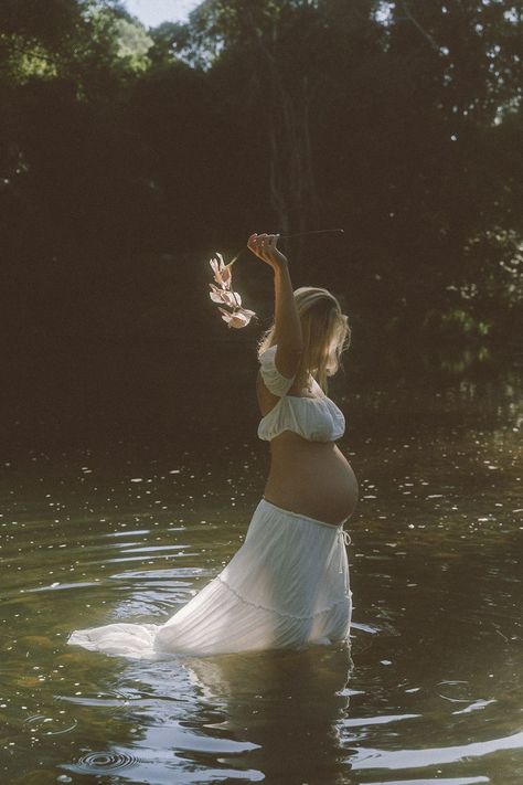 Hippie Pregnancy, Baby Announcement Pictures, Mommy Life, Pregnancy Shoot, Maternity Pictures, Baby Announcement