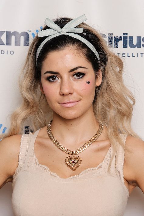 marina and the diamonds Marina And The Diamond, Electra Heart, Marina And The Diamonds, Family Jewels, Lonely Heart, Shakira, Inspirational Women, Role Models, A Woman