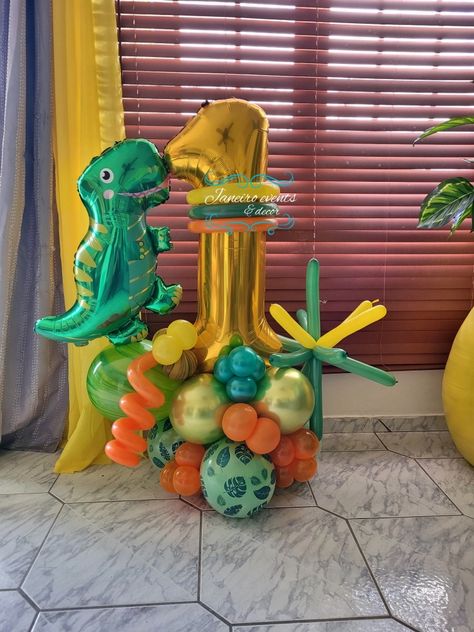 Dinosaur Balloon Bouquet, Dinasour Birthday, Dino Birthday Cake, Dinosaur Birthday Decorations, Birthday Cake Writing, 2nd Birthday Party For Boys, Dinosaur Balloons, Dinosaur Themed Birthday Party, Dino Birthday Party