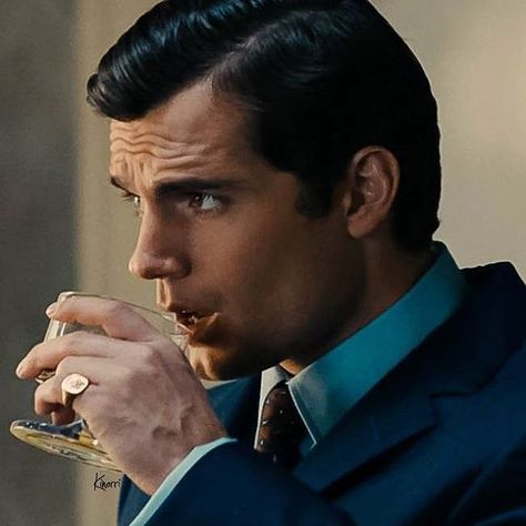 Henry C. Hey, can I have a sip after?? lol Best Spy Movies, Napoleon Solo, Love Henry, Hollywood Men, The Man From Uncle, Clark Kent, Man Of Steel, Henry Cavill, Instagram Repost