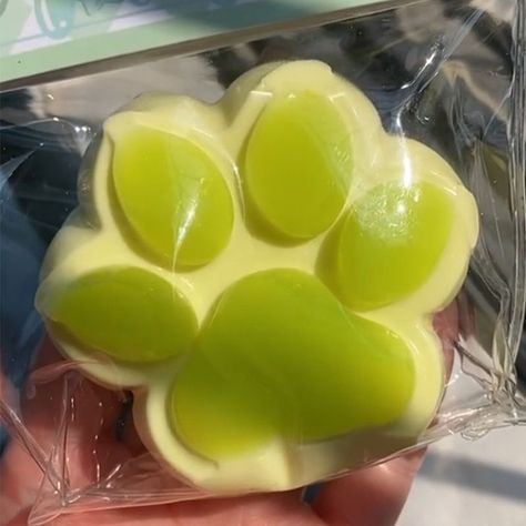 Soft Sticky Texture Silicone Green Grape Cat Paws Toys Slow Rebound Decompression Toy Reduce Stress Kawaii Fruit, Green Grape, Holiday Party Gift, Kawaii Plush, Kids Toy Gifts, Green Grapes, Christmas Gifts Toys, Cute Fruit, Cat Paw