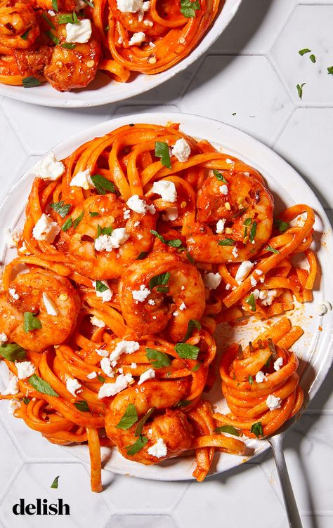 Creamy, smoky, and spicy, this comforting shrimp pasta is low effort, high reward. Roasted Red Pepper Shrimp, Shrimp Linguine Recipe, Shrimp Linguini, Weeknight Dinner Pasta, Shrimp Linguine, Linguine Recipes, Pepper Shrimp, Pasta Sauce Homemade, Pescatarian Recipes