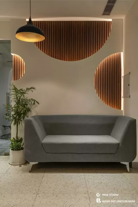 Waiting Room Design, Office Wall Design, Lobby Interior Design, Office Interior Design Modern, Wall Panel Design, Lobby Interior, Hall Interior, Foyer Design, Wall Panelling