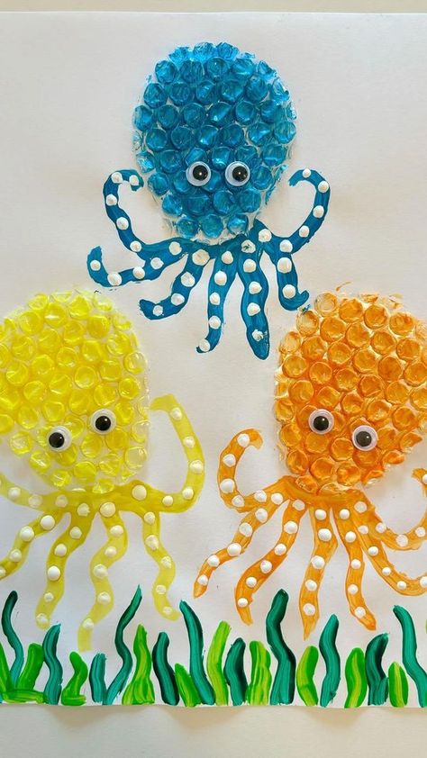 Bubble Wrap Crafts, Bubble Wrap Art, Sea Animal Crafts, Octopus Crafts, Under The Sea Crafts, Sea Crafts, Octopus Art, Camping Crafts, Instagram Hashtags