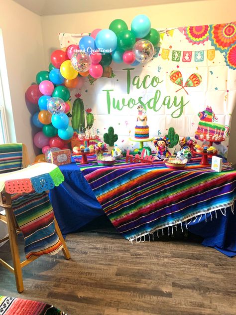 Tacos are a two year olds best friend!! �🌮 Fiesta Two Year Old Party, Taco About 2 Birthday Party, Twins Second Birthday Ideas, Taco Bout Two Birthday, Taco Twosday Birthday Girl, Second Birthday Boys, Taco Twosday, 3 Birthday, Old Best Friends