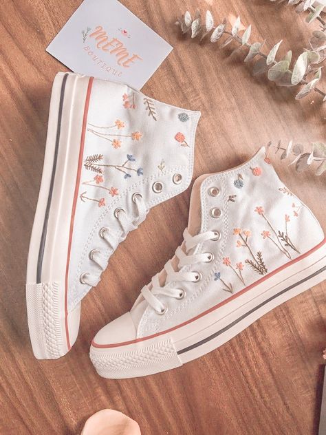 Embroidered Converse, Cute Converse, Converse Custom, Custom Converse, Embroidery Shoes, Embroidered Shoes, Aesthetic Shoes, Swag Shoes, Converse Chuck